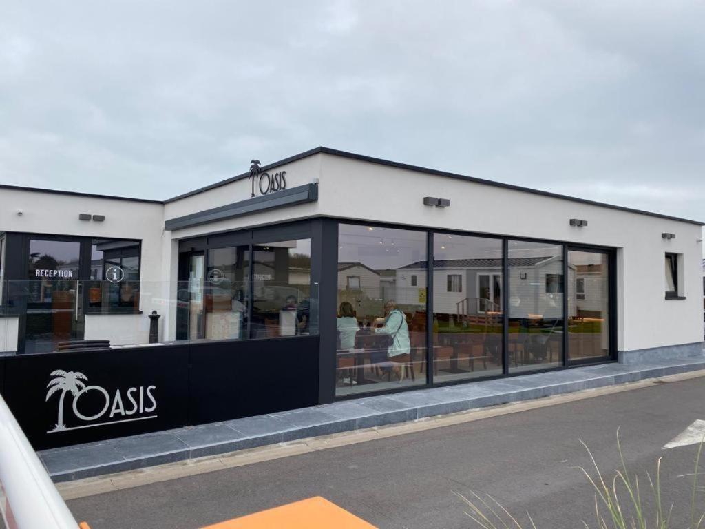 Camping Oasis Middelkerke Romy 1, 2, 3, 4 Oostende Bagian luar foto